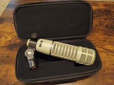 Electro-Voice RE20 Microfono