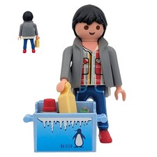 Playmobil figura uomo grigio camicia frigorifero portatile succo città casa