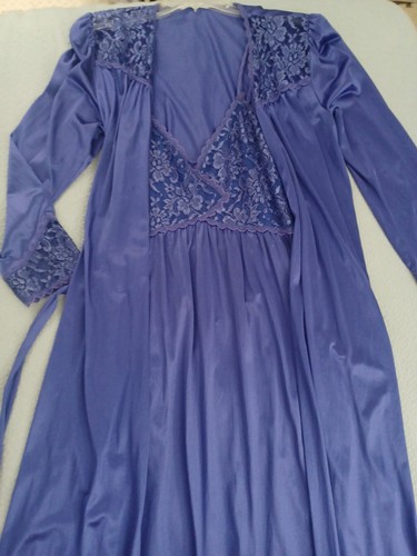 Vintage maidenform peignoir - vintage,