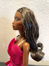 BARBIE HOLIDAY 2017 AA OOAK + OUTFIT BARBIE RED CARPET ROSA