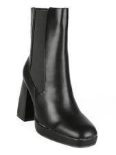 Dame Rose Tronchetti donna con