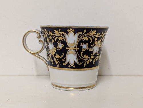 Tazza porcellana forma di - tazza, a