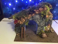 Presepe artigianale capanna 25x18,5x21 cm h, completo di Luci 