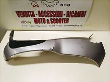 Carena scocca anteriore sx con segni di usura scarabeo light 125/200 grigio 