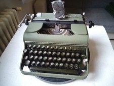 MACCHINA DA SCRIVERE OLYMPIA