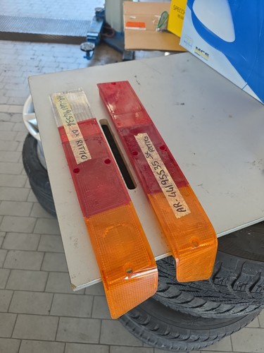 Coppia plastica fanale - plastica,