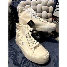 American Eagle Pride top