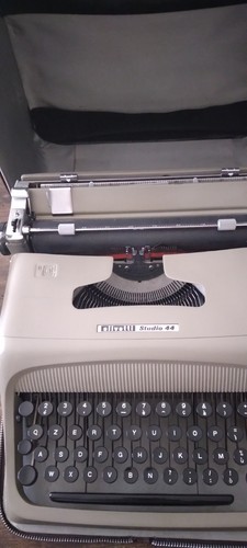 Macchina scrivere olivetti - da,