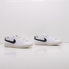NIKE Court Majestic Leather