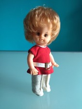 "ARI" Bambola vintage, anni 70, vinile, altezza 20 cm., vestiti originali.