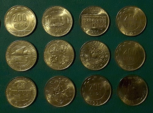 Lotto monete 200 lire - 12,