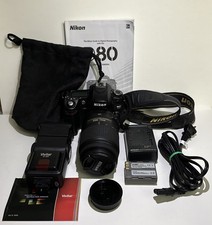 Nikon D80 DSLR AF-S Nikkor 55-300 mm 1:4.5-5.6G numero di obiettivi: 28925 + pacchetto extra