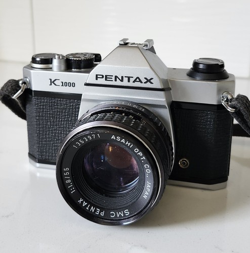 Pentax k1000 camera - camera., (c)