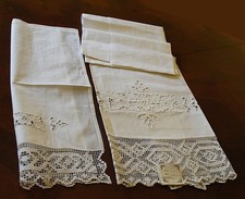 Coppia Asciugamani di Lino • Ricamato a mano  con pizzo a filet • Vintage