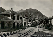 162396P VECCHIA CARTOLINA  CON TRENO VALLE VIGEZZO MALESCO LA STAZIONE FERROVIA