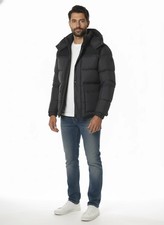 Piumino corto con cappuccio da