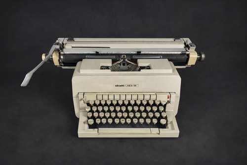 Macchina scrivere olivetti - da,