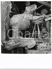 1955 CARNEVALE VIAREGGIO Preparazione statua in cartapesta per carro allegorico