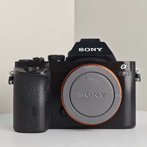Sony alpha 3 megapixel - alpha, a7