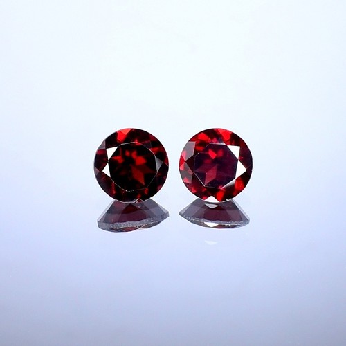 Granato rosso sfaccettato