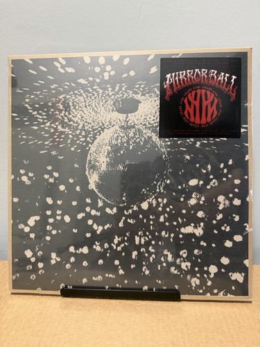 Neil young mirror - -, ball