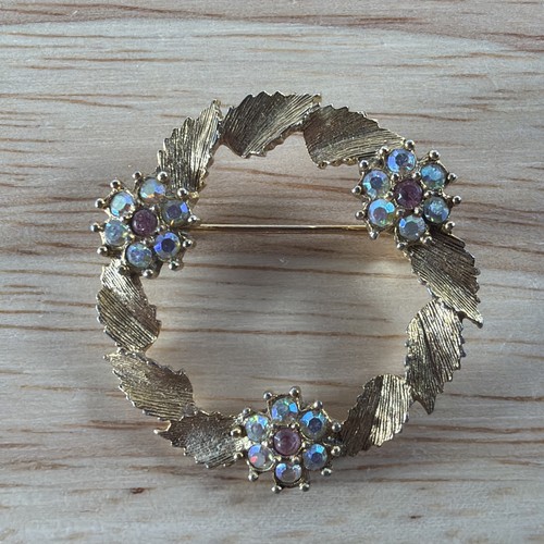Beautiful vintage gold - gold, tone