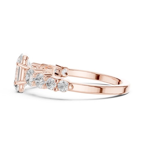 Anello con diamanti coltivati