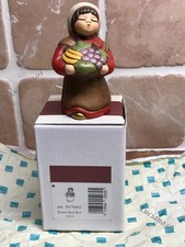 Thun Presepe classico "Pastore con cesto di frutta articolo S679A82 