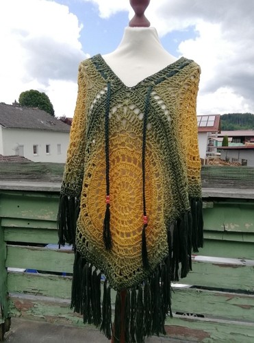 Poncho all uncinetto - *,