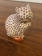 Herend Sitting Cat in Rust Orange Fishnet Figurine 5383 24k Gold Accents Hungary