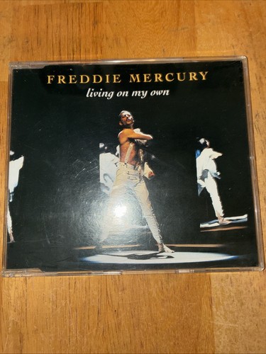Freddie mercury living - freddie, on