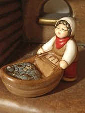 Pescatore Con Barca Rosso Presepe Classico Thun Fuori Produzione