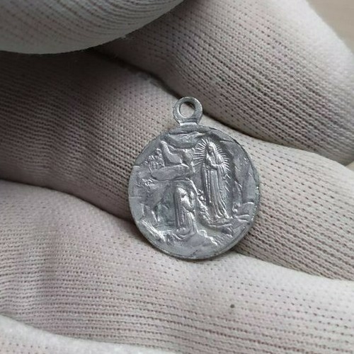 Madonna lourdes nella - di,
