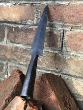 Testa di lancia a losanga in