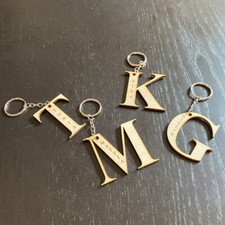 Portachiavi in legno a forma