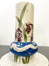 Vase Ancien en Opaline Blanche