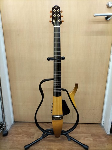 Chitarra silenziosa compatta