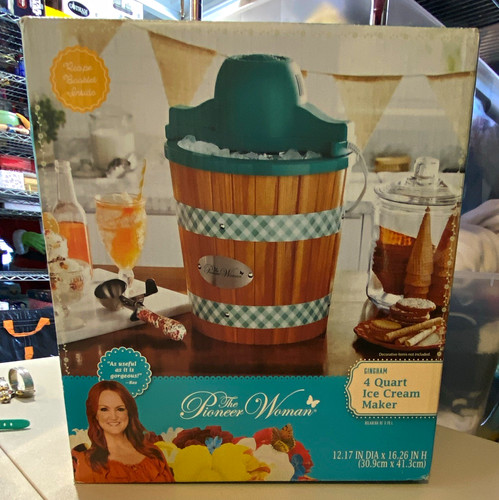 The pioneer woman - woman, gingham