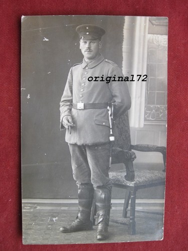 Foto soldato uniforme con - uniforme,