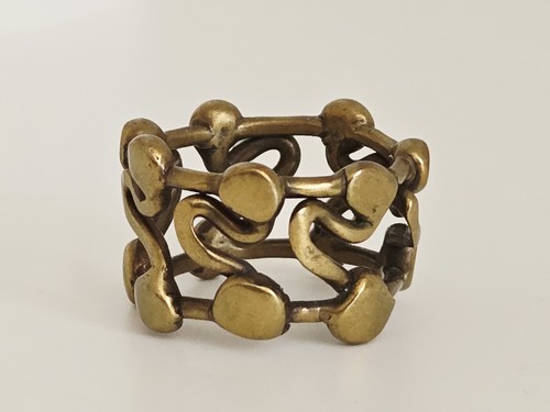 Anello vintage brutalista