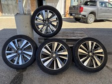 Cerchi Pegeout 3008 misura 205/55 R 19 con gomme Michelin