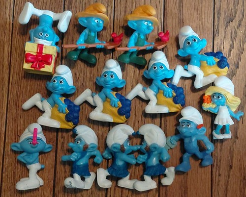 Smurfs figurine bundle - bundle, 13