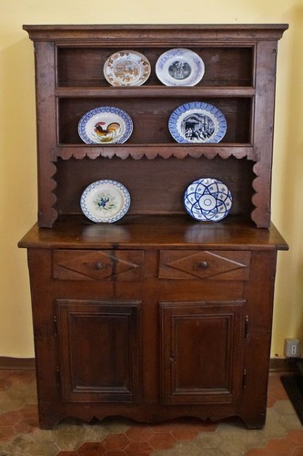 Affascinante credenza piattaia - affascinante,