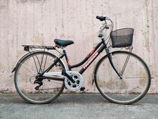 bicicletta da donna marca Trubbiani con cambio Shimano e cestino