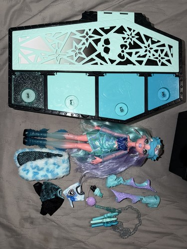 Bambola monster high - monster,