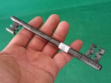 ANTICA DOPPIA CHIAVE DEL 1800 IN FERRO BATTUTO E FORGIATO A MANO 17,5 CM. CK79