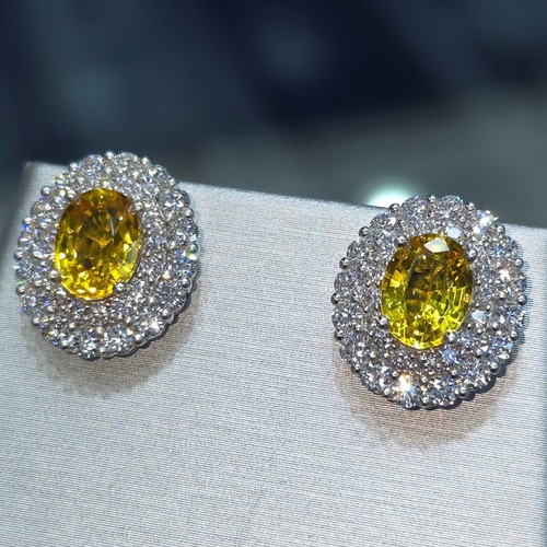 Orecchino con diamanti zaffiro