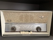 Radio d'epoca a marchio