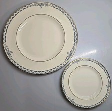 Piatto da pranzo e pane Royal