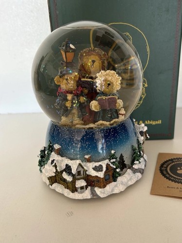 Waterglobe boyds bears - waterglobe,